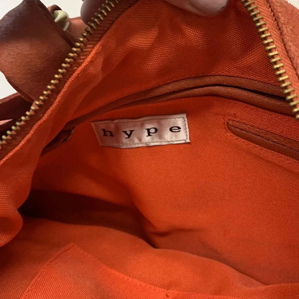 HYPE Gen Leather Large Bag.Zip Top.Shoulder Strap. New NWT